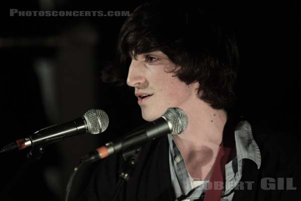 YOUNG MAN - 2010-02-17 - PARIS - La Maroquinerie - 